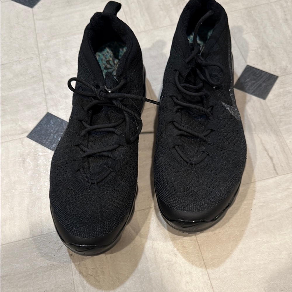 Nike Men's Black Athletic Shoes
